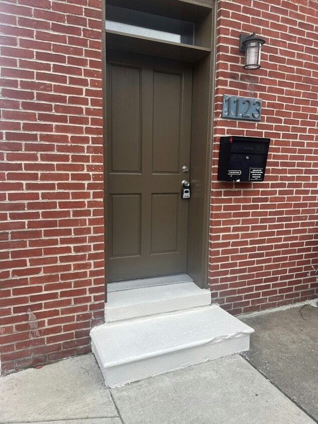 Photo - 1123 Hollins Street