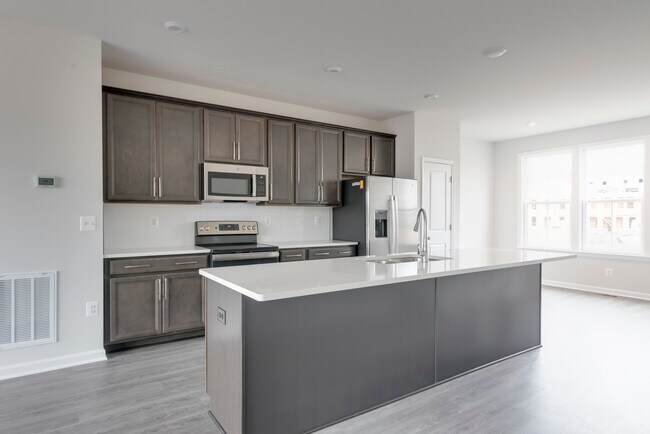 Foto del edificio - 607 Eking Green Dr