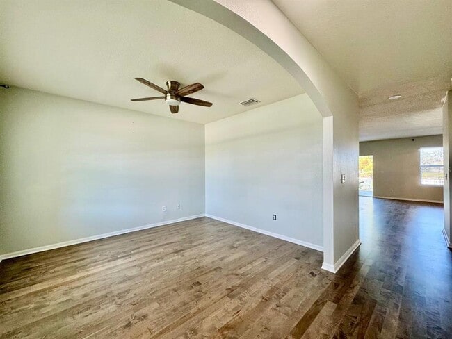 Building Photo - 35743 Hillbrook Ave