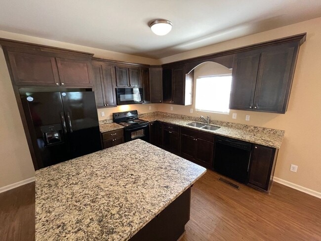 Building Photo - PRE-LEASING FOR AUGUST 2026!
