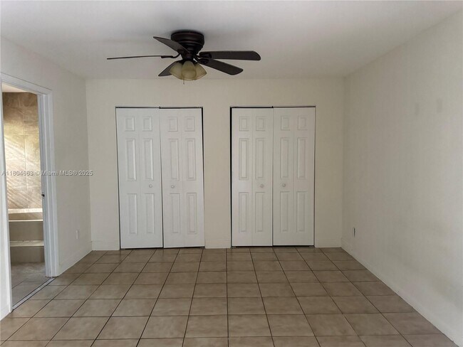 Building Photo - 637 Executive Center Dr