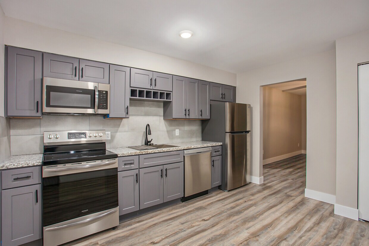 Foto principal - 174 S Fremont St NE