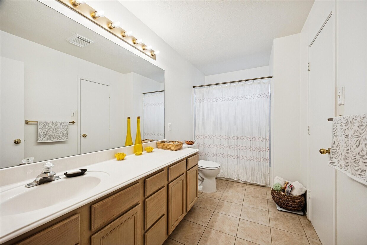 Building Photo - 8807 Sage Pl Dr