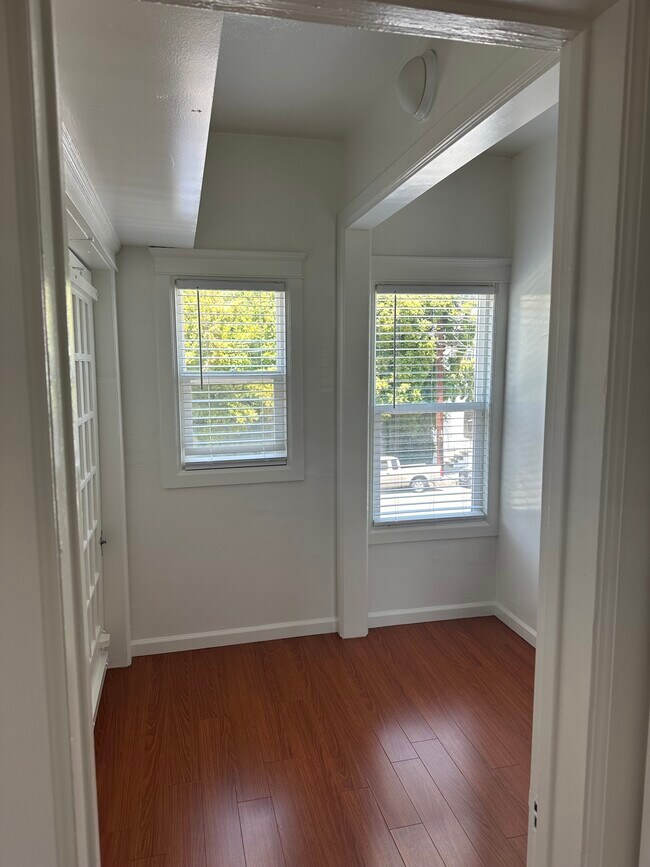 Foto del edificio - 5740 Franklin Ave
