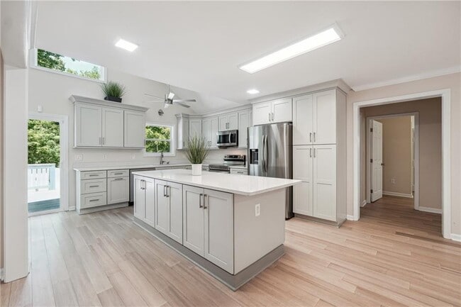 Building Photo - 3563 Knight Rd