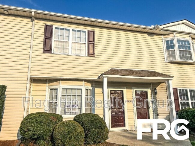 Building Photo - 2100-21O6 Flagstone Ct