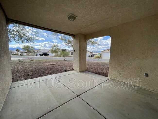 Building Photo - 4891 S Rinaldi Dr
