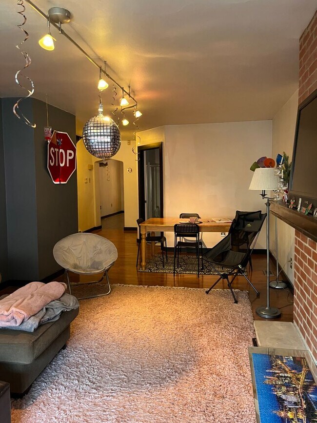 Building Photo - 49 S 11th St