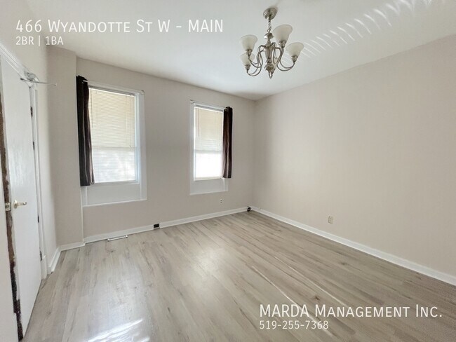 Photo du bâtiment - COZY 2 BEDROOM 1 BATH MAIN FLOOR UNIT+ 50% GAS
