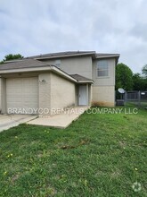 Building Photo - 305 Deloris Dr