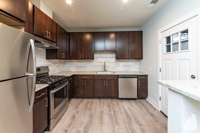 Building Photo - 916 Crain St