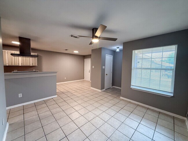 Photo - 1906 San Rafael St Townhome