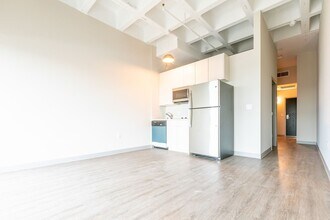 Interior Photo - 735 West