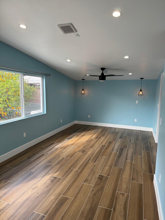 Foto del edificio - 6439 1/2 Graves Ave