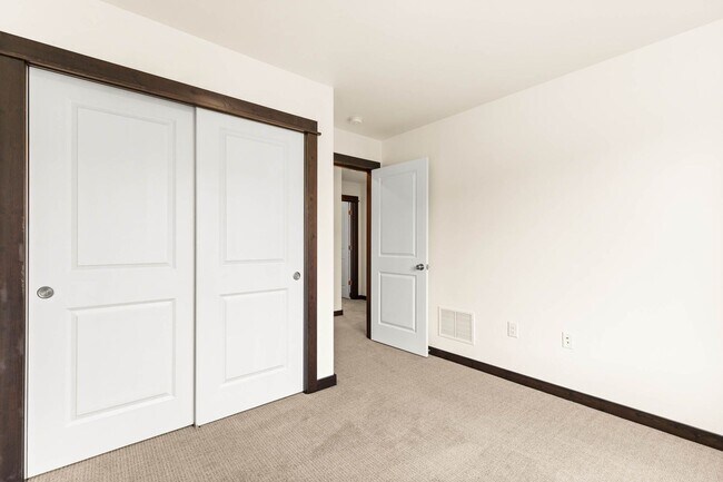 Building Photo - 853 Rookery Ln