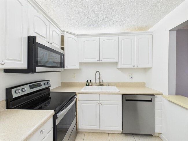 Building Photo - 4113 NW 88th Ave