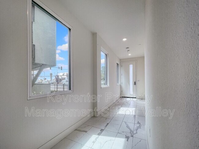 Foto del edificio - 44819 S Grimmer Blvd