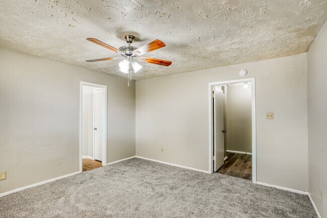 Building Photo - 8403 Quail Burg Ln