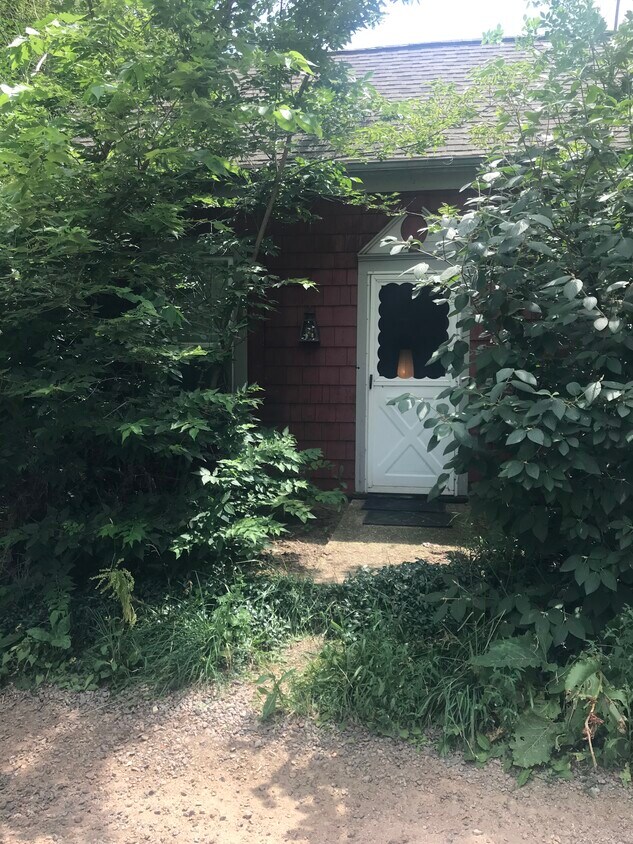 exterior - 1960 Violet Ave
