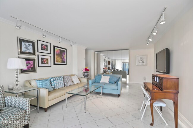 Foto del edificio - 787 Ocean Ave