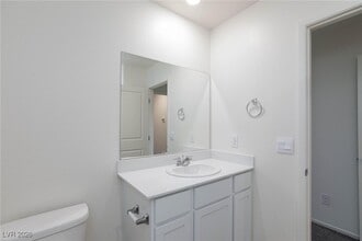 Building Photo - 6085 Lily Gdn St