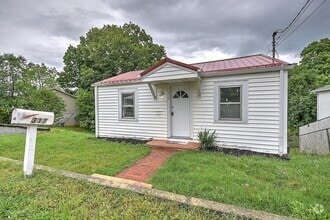 Building Photo - 317 Mill St