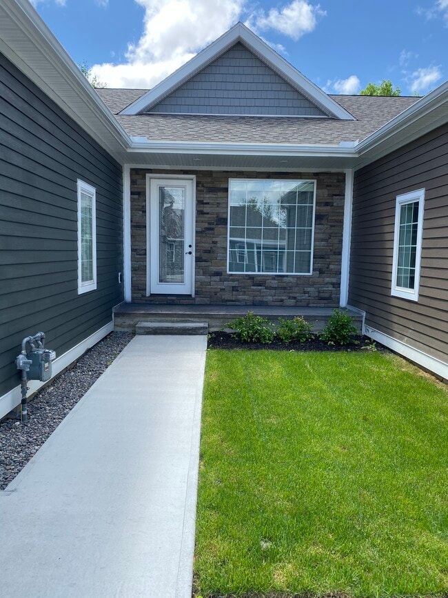 Building Photo - 204 Copeland Ct