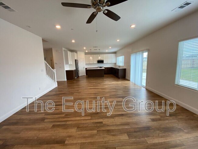 Foto del edificio - 225 W Tyler Ave