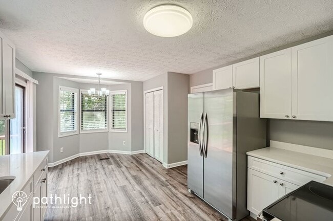 Building Photo - 2510 Zane Dr SW