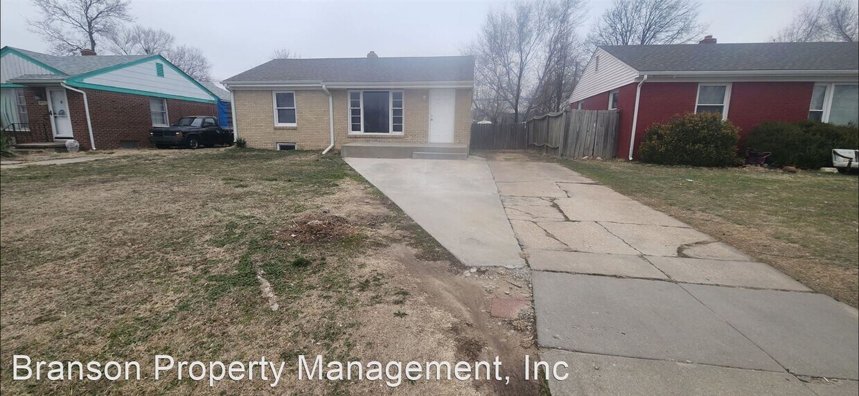 Primary Photo - 2 br, 1 bath House - 2555 N Somerset