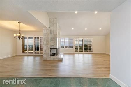 Building Photo - 3 br, 3 bath House - 112 Via Toluca