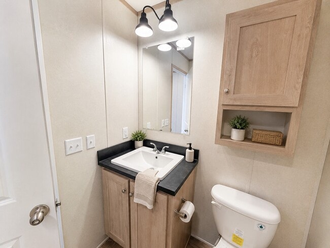 Building Photo - 5501 Toms Pl