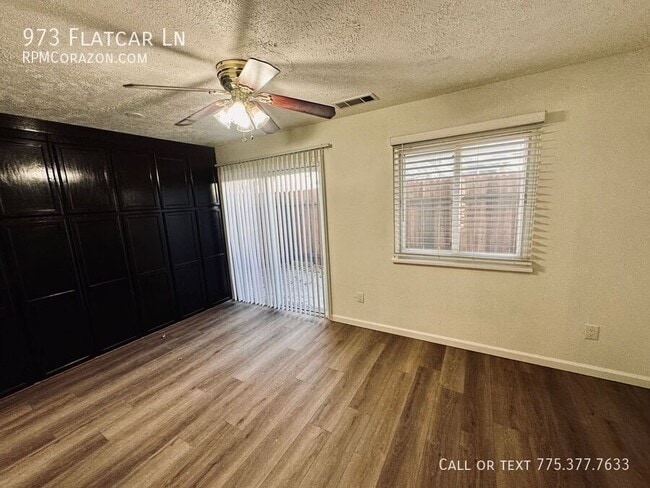 Foto del edificio - 973 Flatcar Ln