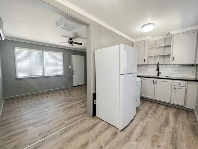 Foto del edificio - One of The Best One Bedroom Apartment in Town