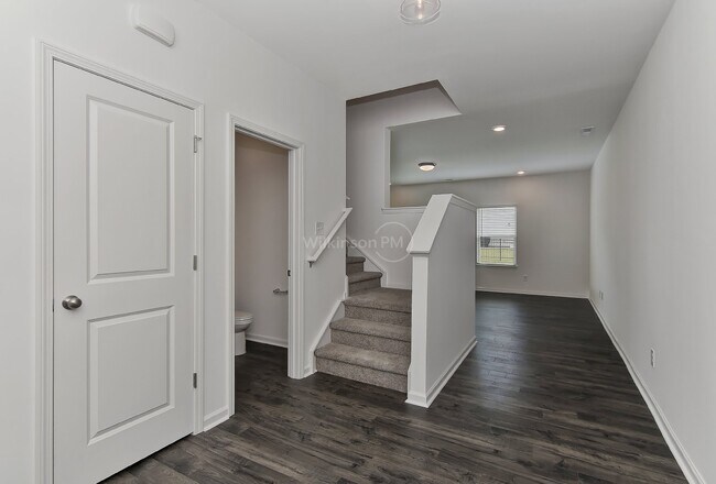 Foto del edificio - Beautiful 4BD/3.5BTH Home in Scotch Meadows
