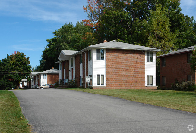 Building Photo - 170-172 Stonewood Park