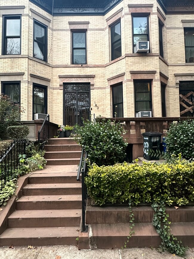 Foto del edificio - 183 Sterling St