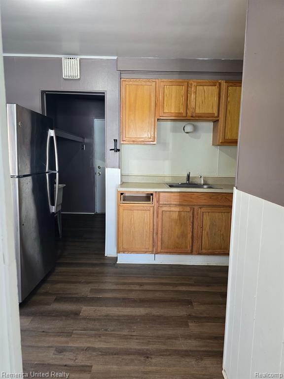 Foto del edificio - 25006 Midland Ave