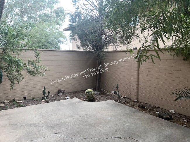 Foto del edificio - 915 N Venice Ave