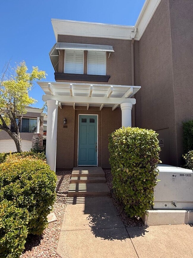 Building Photo - Amazing condominium in gated upscale neigh...