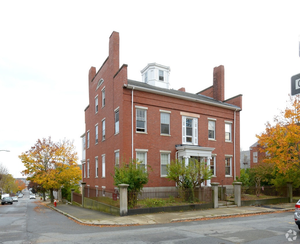 Primary Photo - 34 S Sixth St