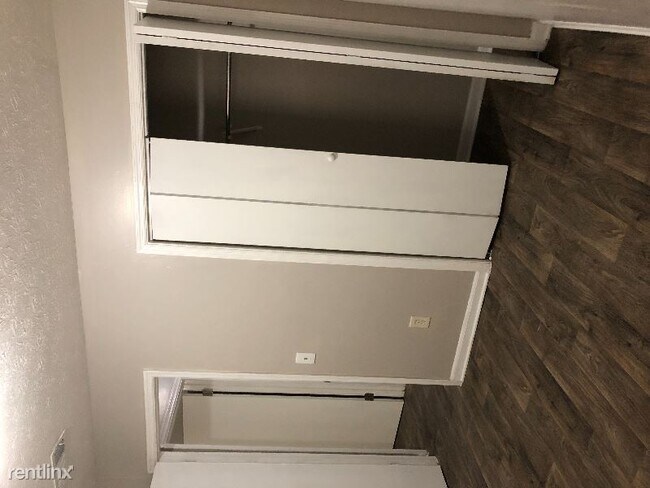 Foto del edificio - 1881 Whitehall Forest Ct SE