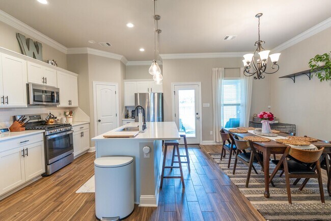 Foto del edificio - 3bed/ 2 bath home in Willow Heights