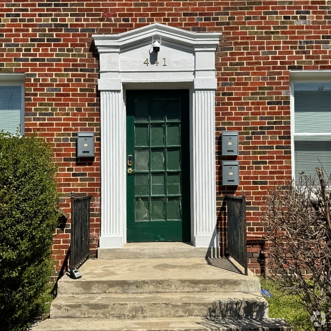 Building Photo - 441 Manor Pl NW