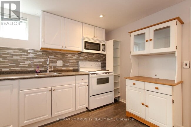 Building Photo - 111 Rosehill Blvd