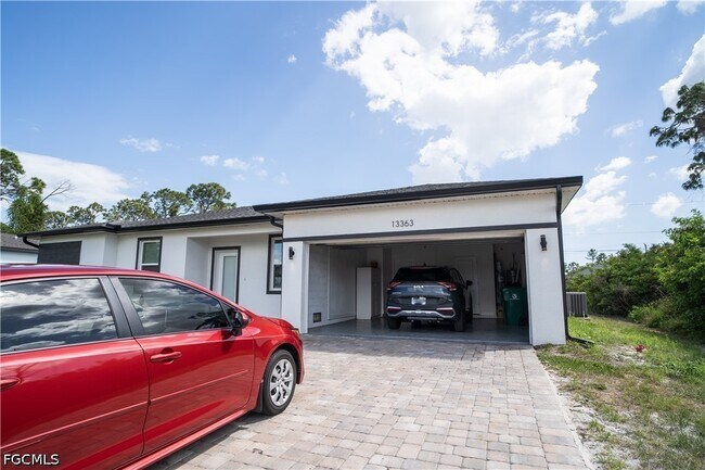 Foto del edificio - 13363 Drysdale Ave