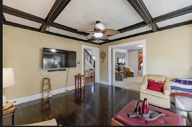 Building Photo - 8304 Buchanan Ave