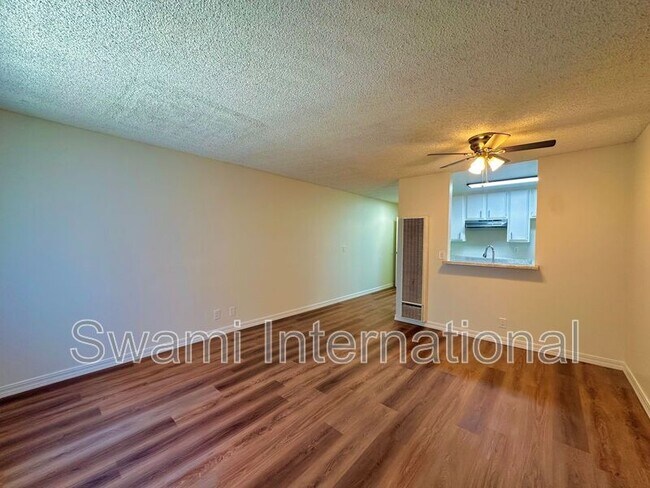 Foto del edificio - 26120 Belle Porte Ave