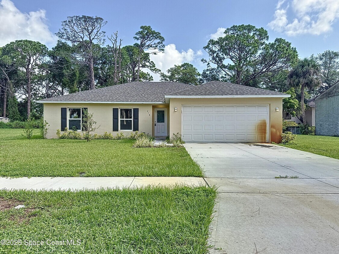 Foto principal - 218 Parker Dr