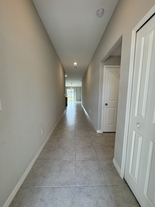 Foto del edificio - 13009 Majestic Garden Ln